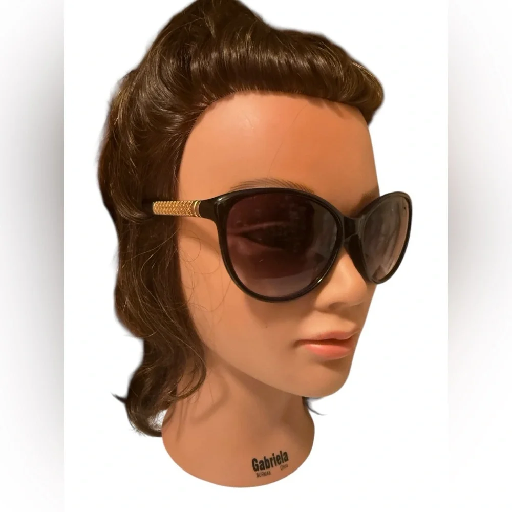 PIRANHA Chic Black Sunglasses with gorgeous gold Temple